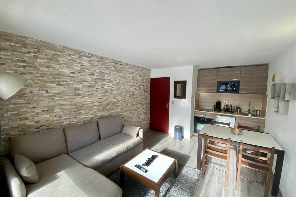 Appartement Chaleureux - Pied Des Pistes 科朗松昂韦尔科尔 外观 照片